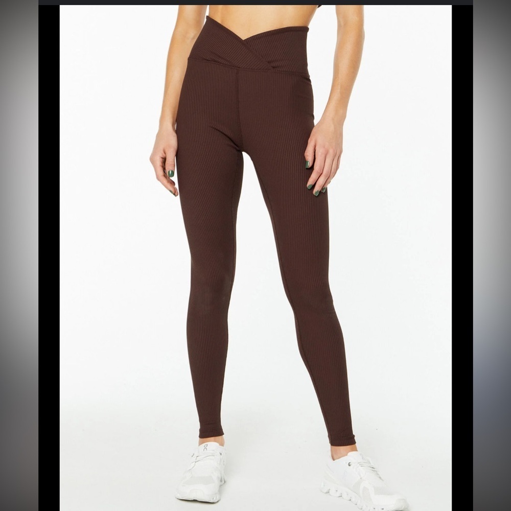 Years of Ours Ribbed Veronica Legging. Size M